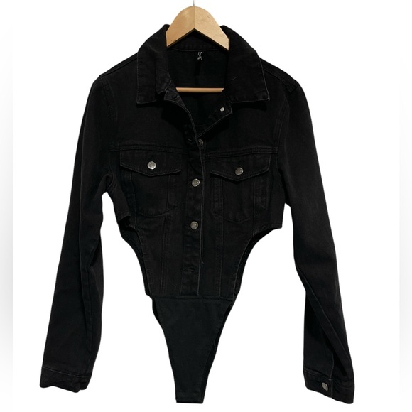 PRETTY LITTLE THING WASHED BLACK POCKET FRONT DENIM JACKET HIGH SIDE BODYSUIT - Picture 6 of 9